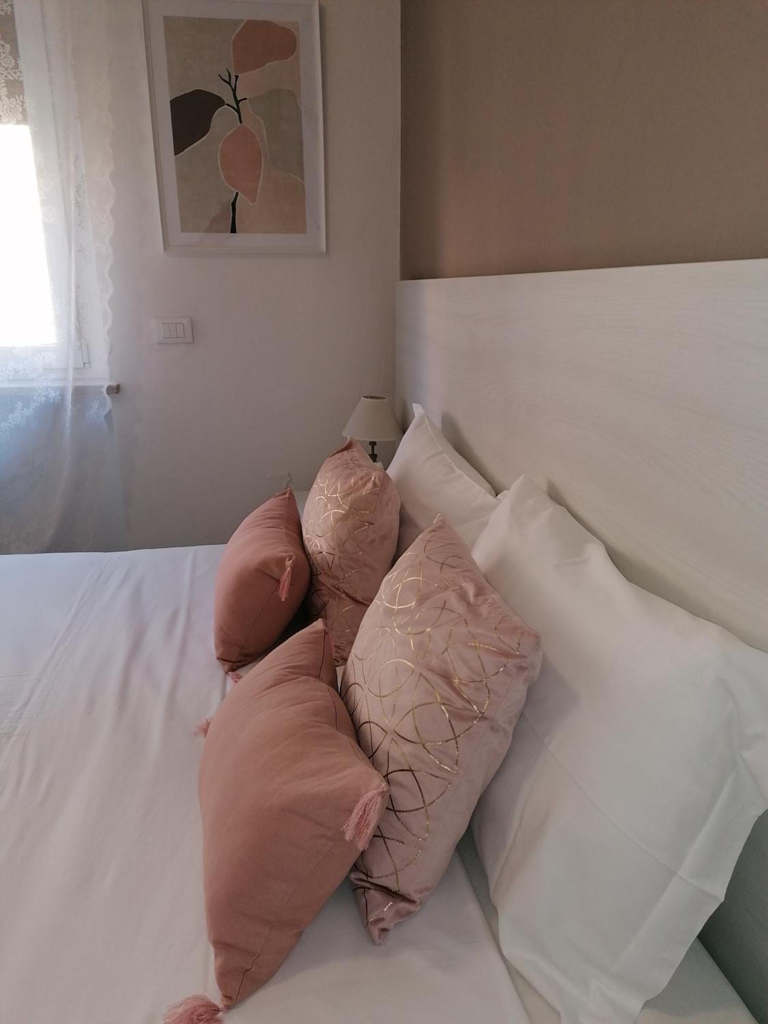 Bed Da Anna Hotel เปสเคียรา เดล การ์ดา ห้อง รูปภาพ